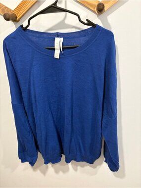 Ischiko Size 3 Blue Pullover top